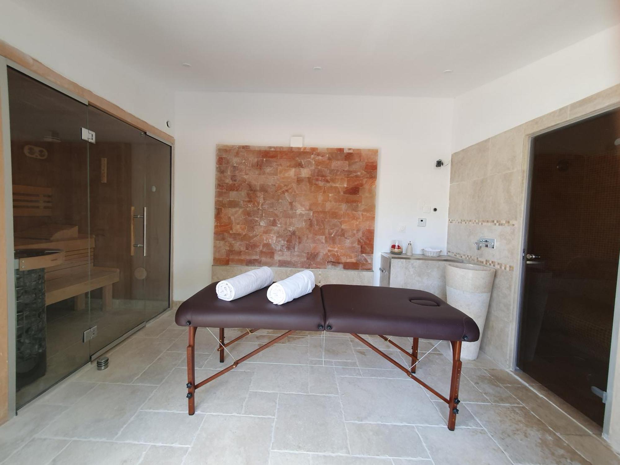 Mas Au Coeur De La Provence & Spa Saint-Cannat Exterior photo